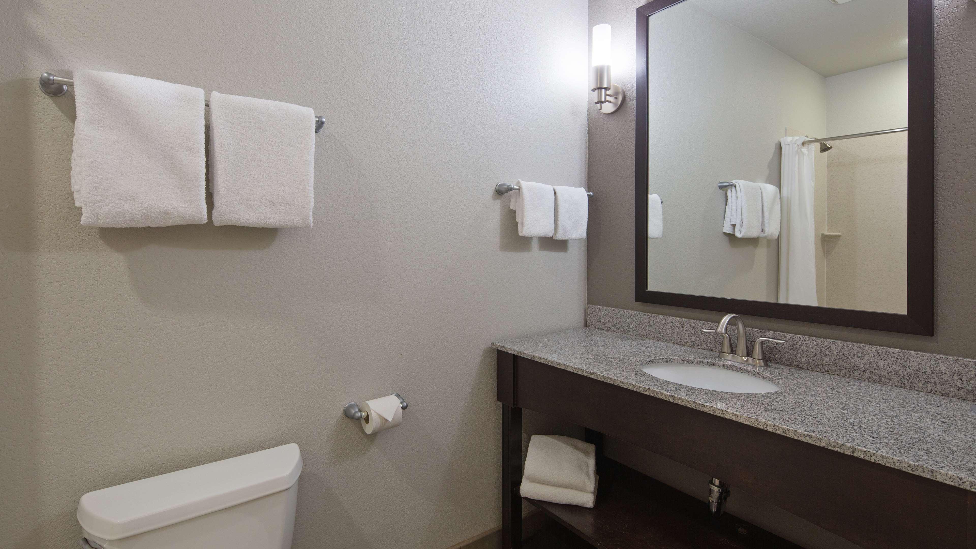Best Western Plus Austin Airport Inn & Suites Ngoại thất bức ảnh