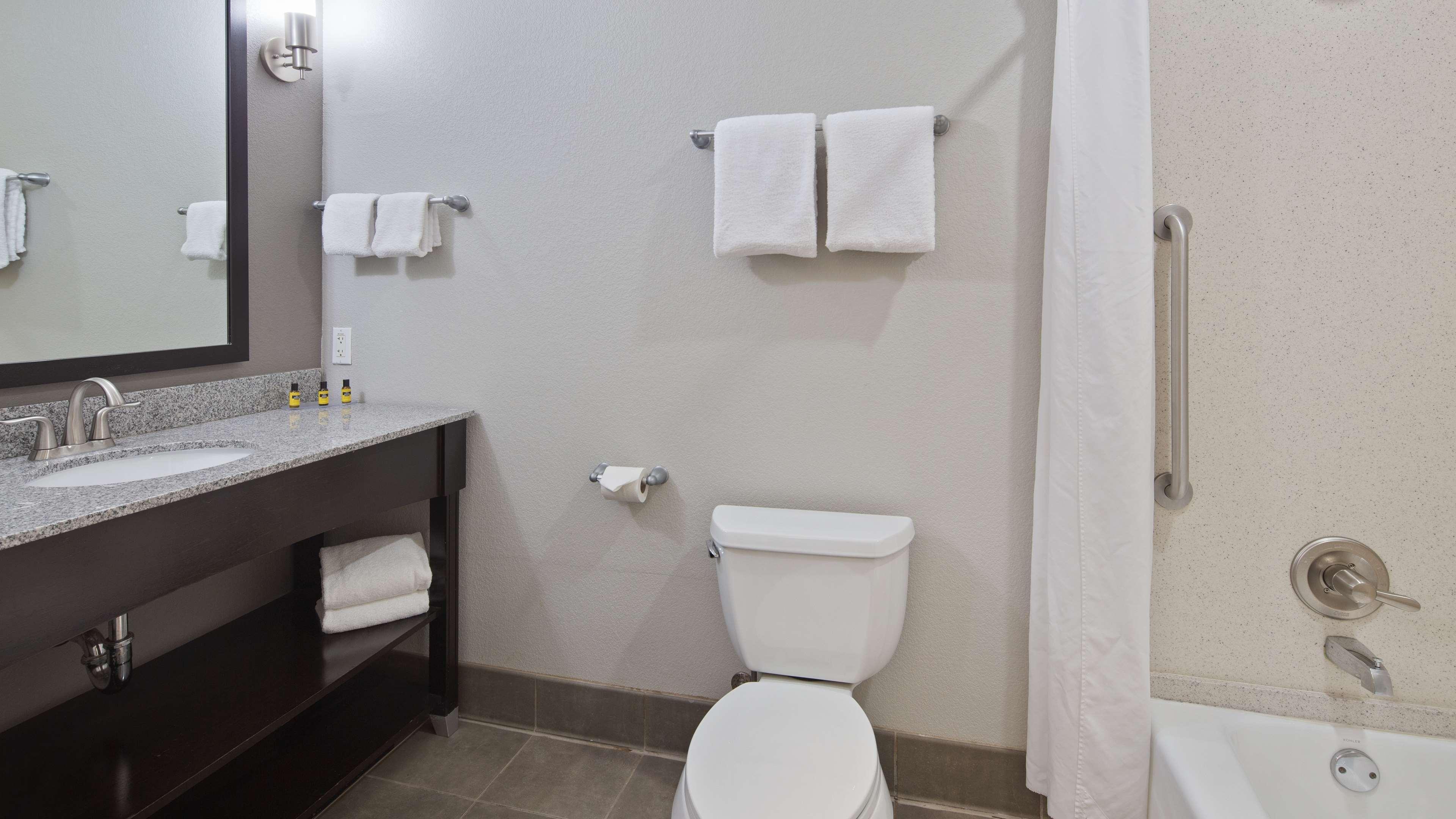 Best Western Plus Austin Airport Inn & Suites Ngoại thất bức ảnh