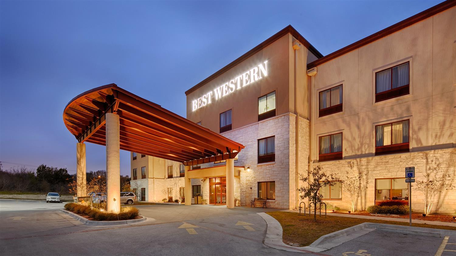 Best Western Plus Austin Airport Inn & Suites Ngoại thất bức ảnh