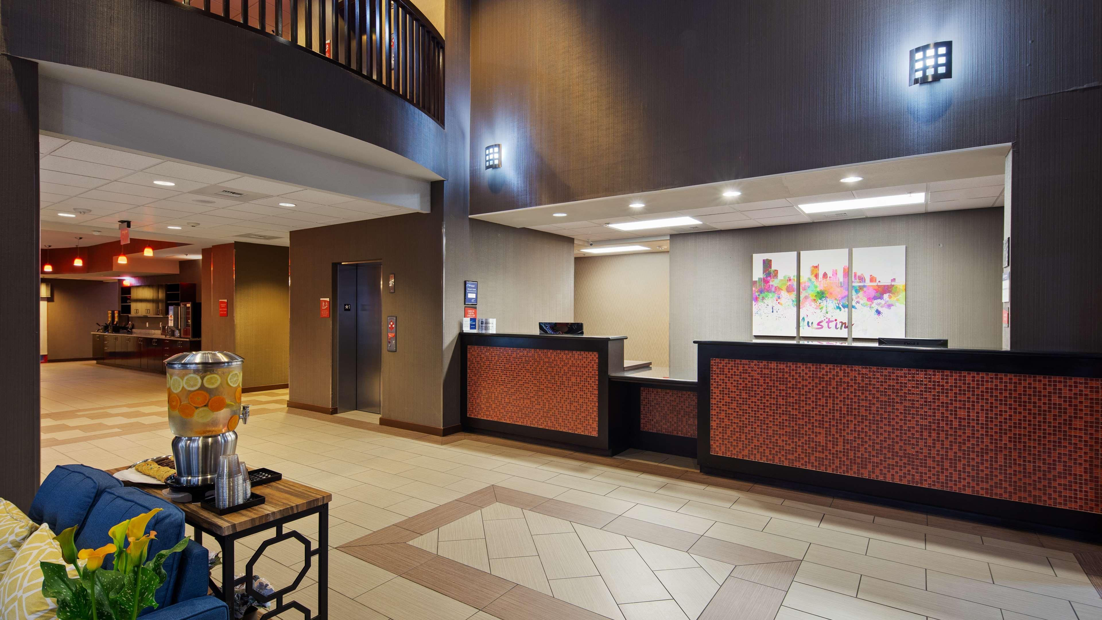 Best Western Plus Austin Airport Inn & Suites Ngoại thất bức ảnh