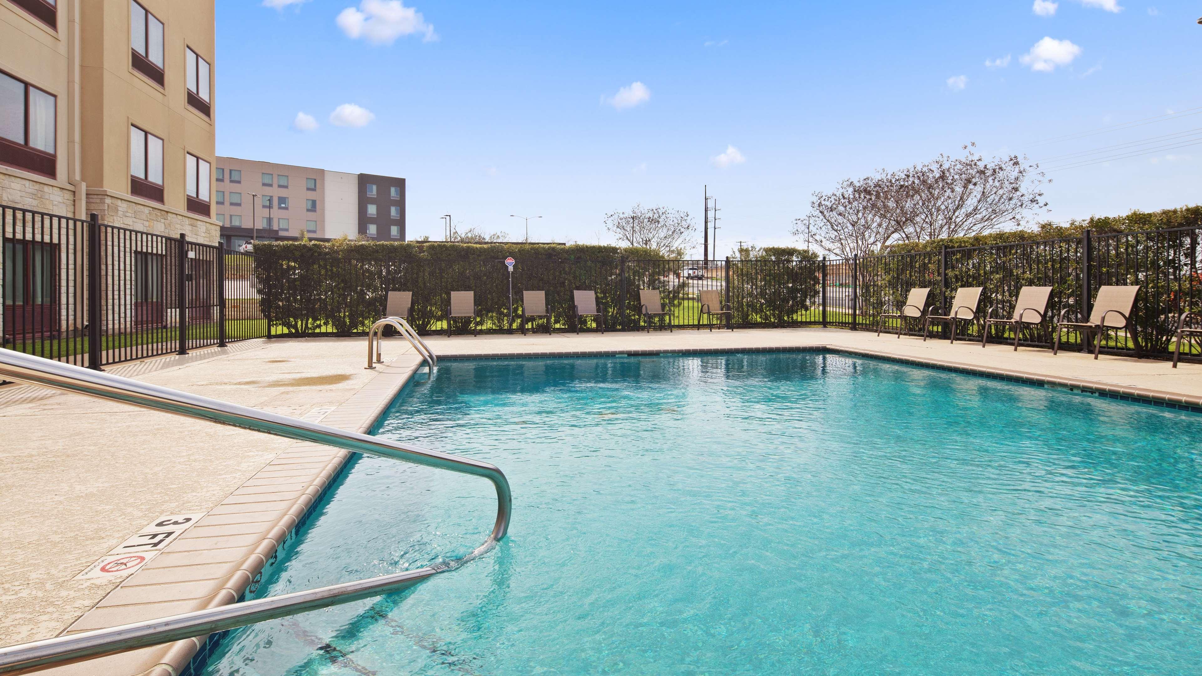 Best Western Plus Austin Airport Inn & Suites Ngoại thất bức ảnh